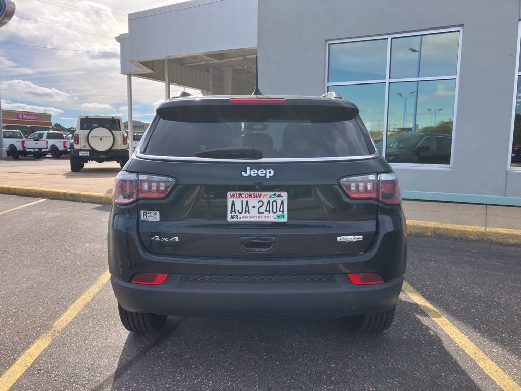 Used 2019 Jeep Compass Latitude w/ Popular Equipment Group AWD/4WD image 4