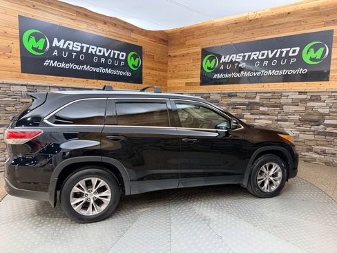 Used 2014 Toyota Highlander XLE AWD/4WD image 5