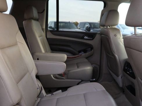 Used 2016 Chevrolet Suburban LTZ image 16