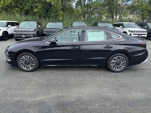 New 2025 Hyundai Sonata Limited image 2