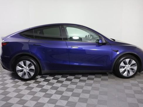 Used 2023 Tesla Model Y Long Range AWD/4WD image 9
