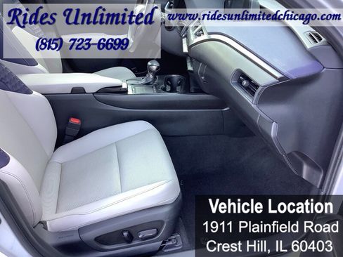 Used 2019 Lexus UX 250h w/ Premium Package AWD/4WD image 32