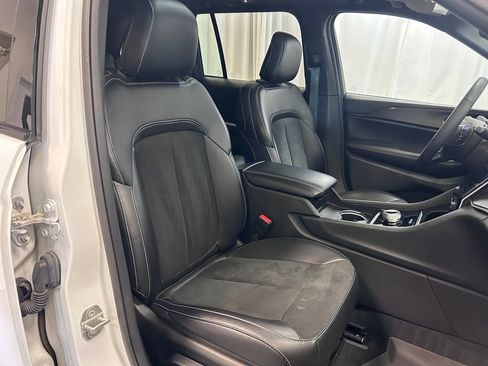 Used 2023 Jeep Grand Cherokee Altitude AWD/4WD image 25