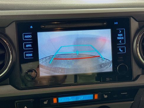 Used 2016 Toyota Tacoma TRD Sport image 3