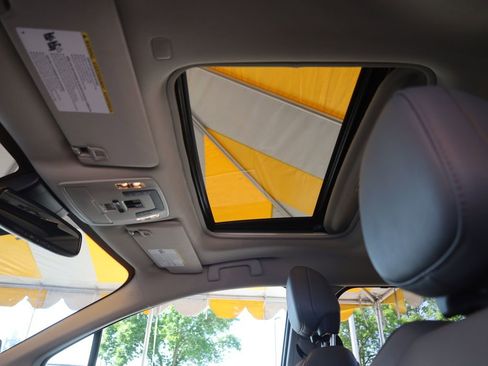 Used 2024 Toyota Sienna XLE image 29