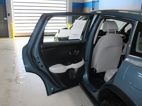 Certified 2023 Honda HR-V LX image 16