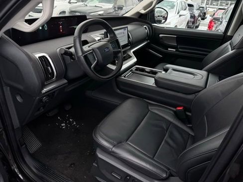 Used 2025 Ford Expedition Max Platinum image 24