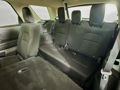 Used 2025 Nissan Pathfinder SV FWD image 29