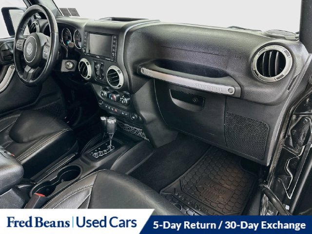 Used 2017 Jeep Wrangler Unlimited Rubicon w/ Dual Top Group AWD/4WD image 31