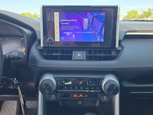 Used 2024 Toyota RAV4 LE FWD image 17