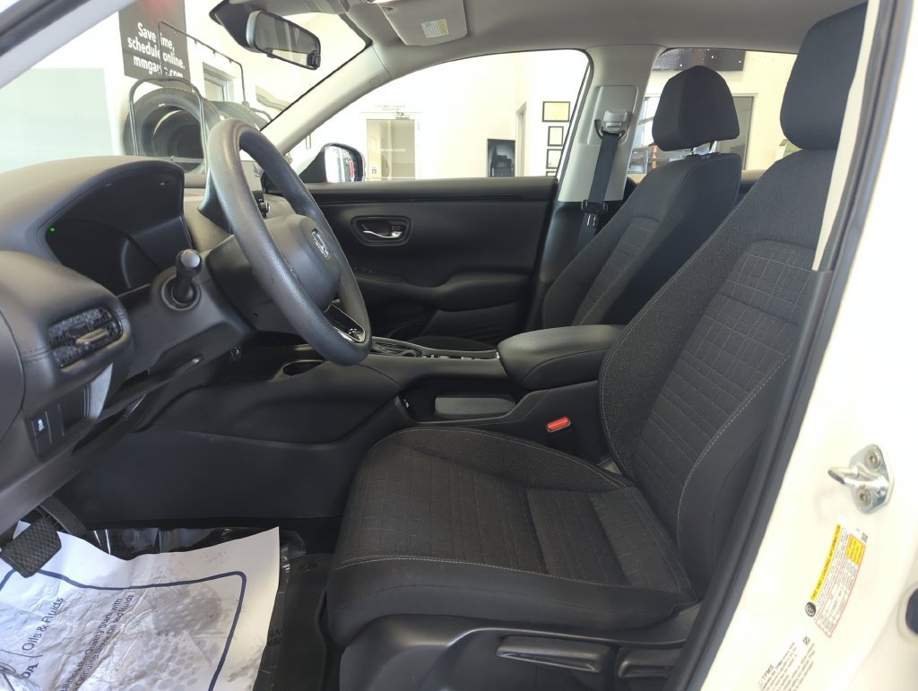 Used 2023 Honda HR-V LX image 10