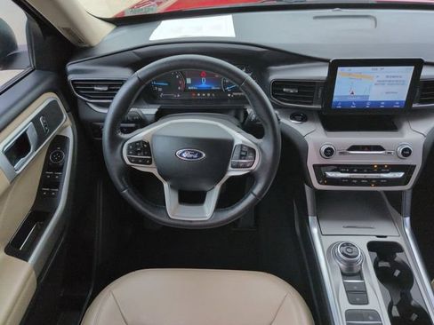 Used 2023 Ford Explorer XLT w/ Equipment Group 202A RWD image 16