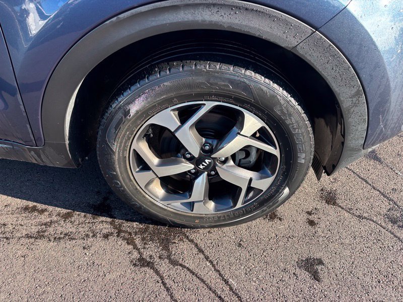 Used 2022 Kia Sportage LX AWD/4WD image 17