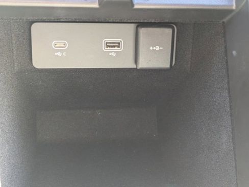 Used 2022 Land Rover Range Rover Evoque R-Dynamic SE image 26