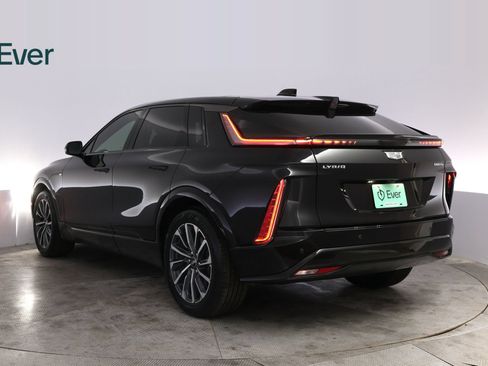 Used 2024 Cadillac Lyriq Sport AWD/4WD image 17