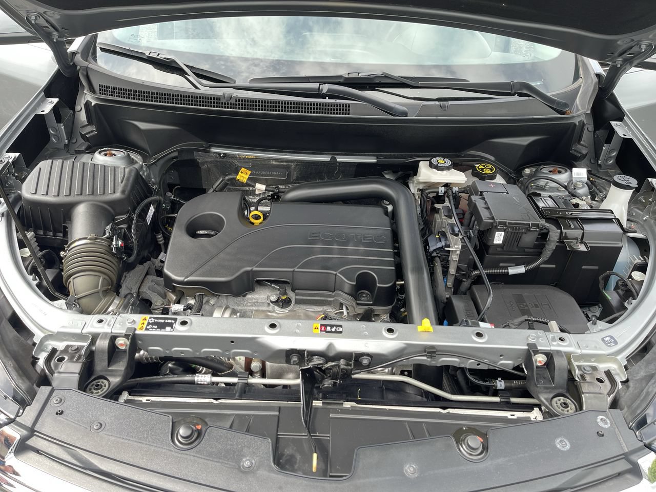 Used 2024 Chevrolet Equinox LT w/ LPO, Floor Liner Package FWD image 28