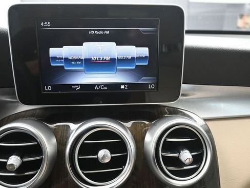 Used 2019 Mercedes-Benz GLC 300 image 10