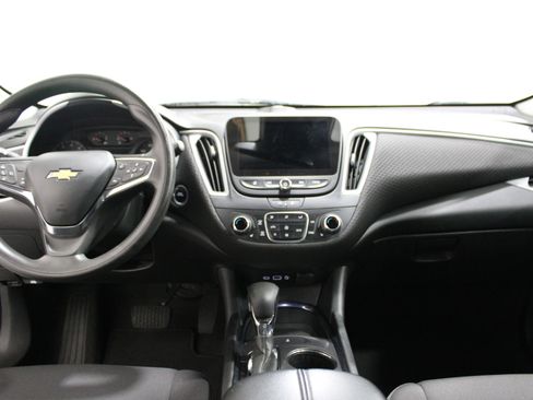 Used 2023 Chevrolet Malibu LT image 2