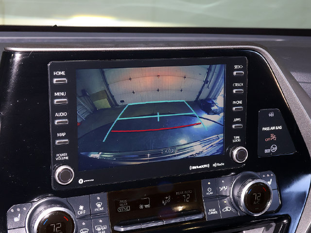 Used 2021 Toyota Highlander XLE AWD/4WD image 20