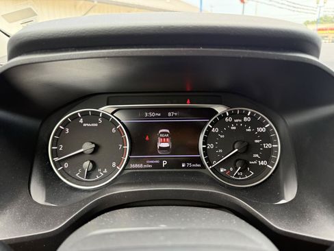 Used 2025 Nissan Rogue SV FWD image 10