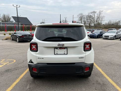 Used 2017 Jeep Renegade Latitude w/ Cold Weather Group AWD/4WD image 6