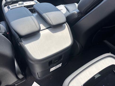 New 2026 Lincoln Navigator L Reserve AWD/4WD image 33