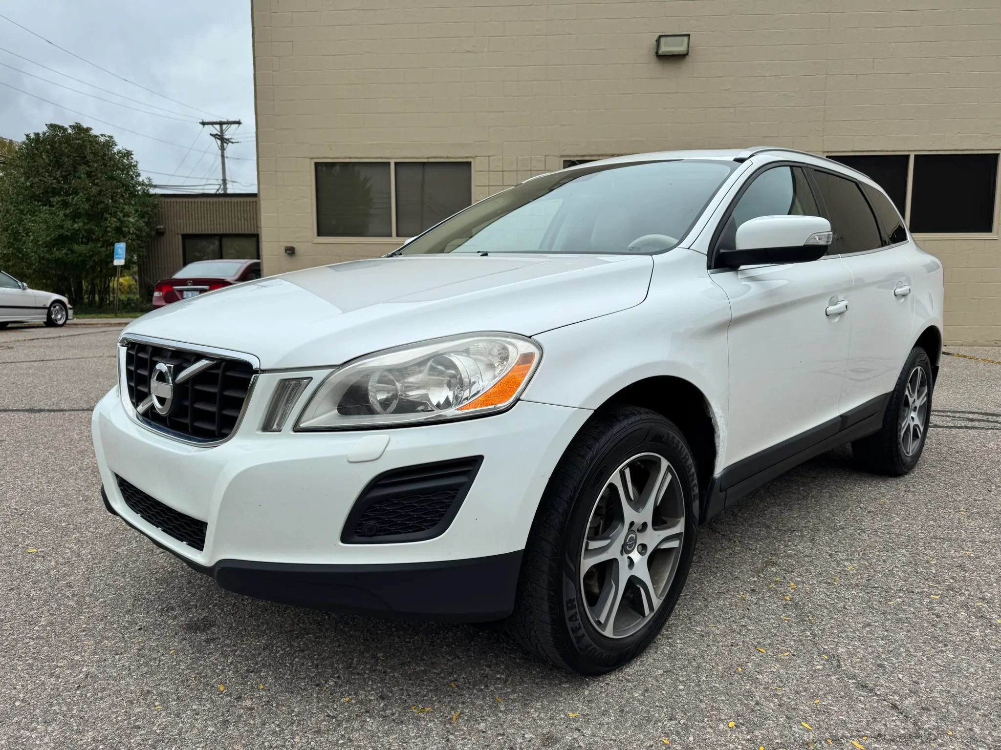 Used 2011 Volvo XC60 T6 AWD/4WD image 3
