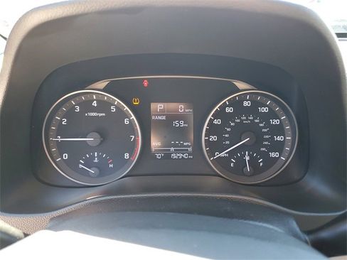 Used 2017 Hyundai Elantra SE image 13