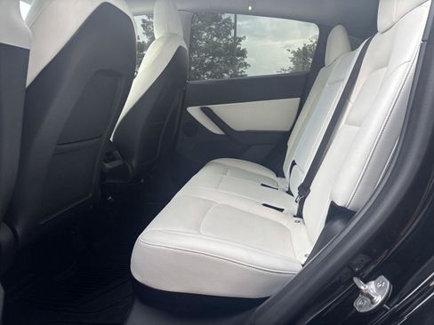 Used 2022 Tesla Model Y Performance AWD/4WD image 23