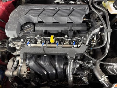 Certified 2025 Hyundai Venue Limited FWD image 16