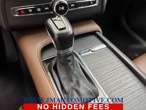 Used 2020 Volvo XC90 T6 Momentum AWD/4WD image 32