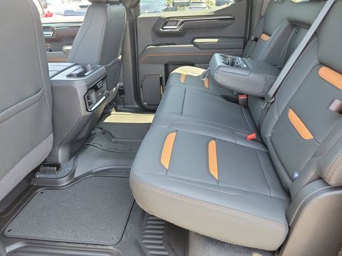 New 2026 GMC Sierra 1500 AT4 w/ AT4 Premium Package AWD/4WD image 8