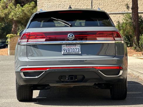Used 2026 Volkswagen Atlas Cross Sport SE FWD image 4
