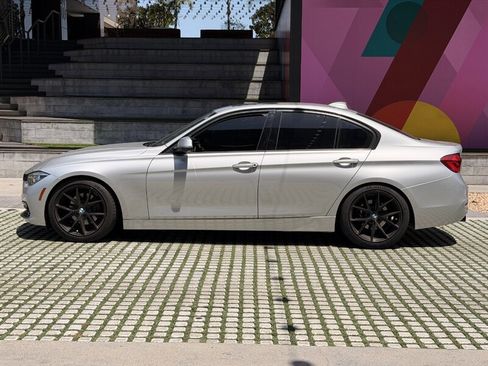 Used 2018 BMW 330i Sedan RWD image 8