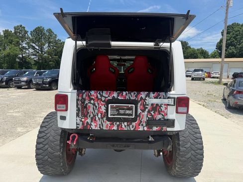 Used 2015 Jeep Wrangler Unlimited Rubicon w/ Dual Top Group AWD/4WD image 7