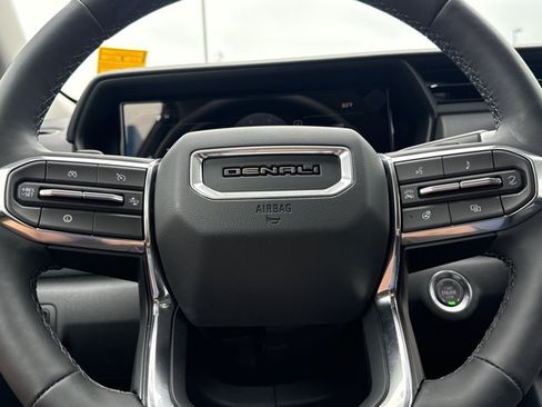 Used 2026 GMC Terrain Denali w/ LPO, Black Badging Package AWD/4WD image 22