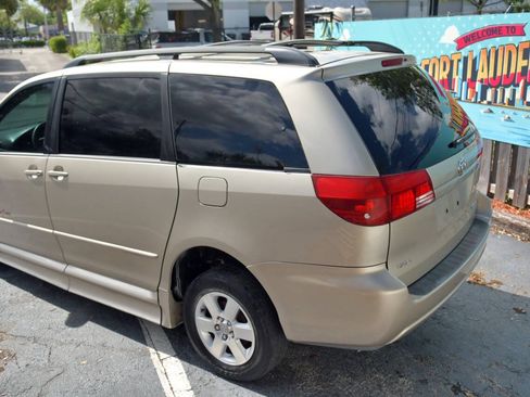 Used 2005 Toyota Sienna LE FWD image 11