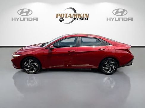 Certified 2025 Hyundai Elantra SEL FWD image 8