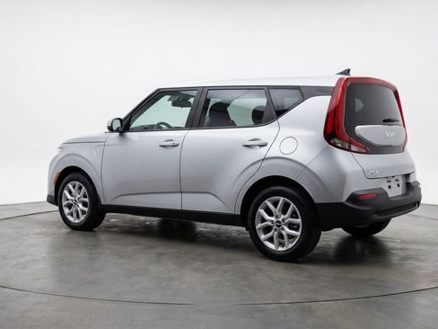 Used 2025 Kia Soul LX w/ LX Technology Package image 6