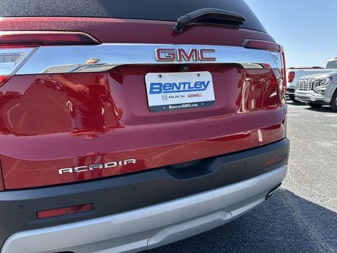 Certified 2023 GMC Acadia SLE w/ Driver Convenience Package FWD image 13