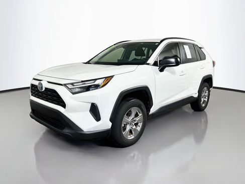 Used 2023 Toyota RAV4 LE AWD/4WD image 10