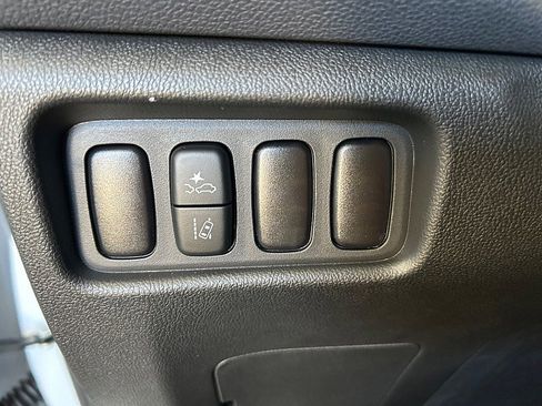 New 2025 Mitsubishi Outlander SE image 24