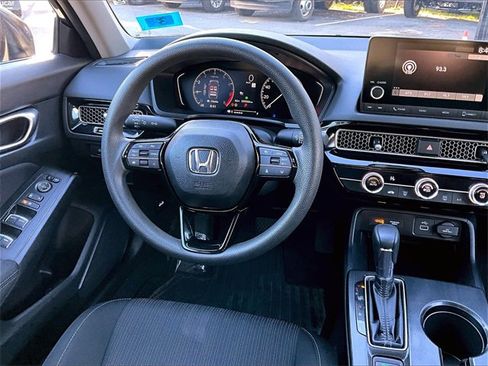Used 2023 Honda Civic LX image 5