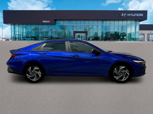 New 2025 Hyundai Elantra Sport image 11