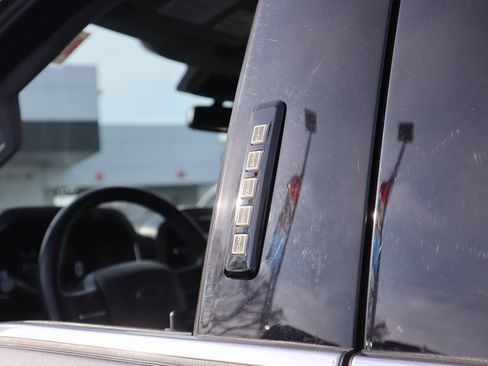 Used 2023 Ford F150 Lariat w/ Trailer Tow Package image 16