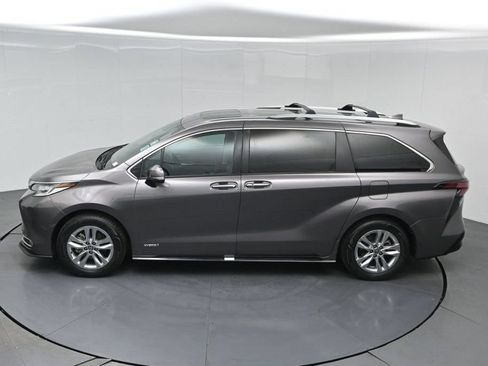 Used 2021 Toyota Sienna Limited FWD image 49