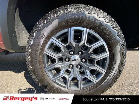 Certified 2024 Chevrolet Colorado Z71 w/ Z71 Convenience Package 2 image 36