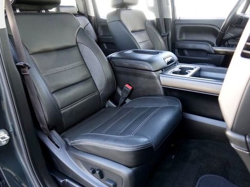 Used 2017 GMC Sierra 3500 Denali w/ Duramax Plus Package image 31