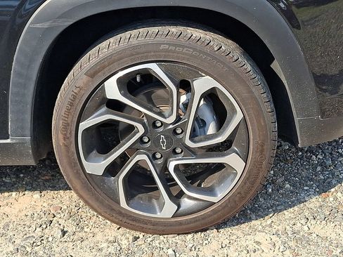 Used 2024 Chevrolet Trax RS w/ Sunroof Package FWD image 33