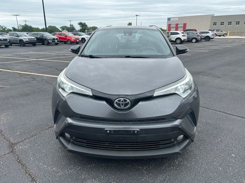 Used 2018 Toyota C-HR XLE FWD image 4